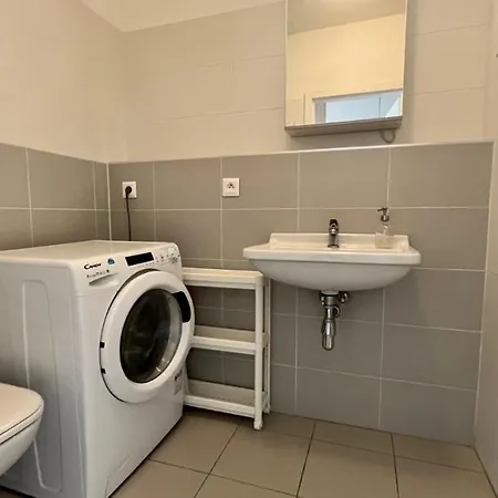 Air Conditioned 2 With Terrace, Prievozska Street Apartamento