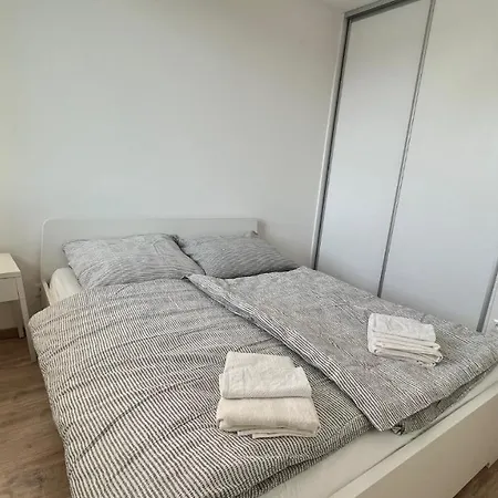 Apartmán 2 With Terrace, Prievozska Street *