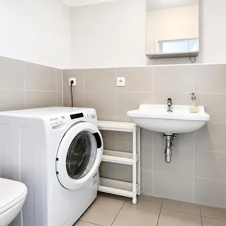 Air Conditioned 2 With Terrace, Prievozska Street דירה