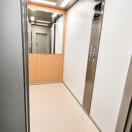 Apartment Air Conditioned 2 With Terrace, Prievozska Street